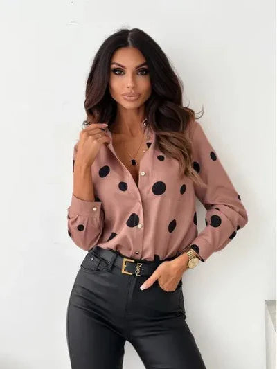 Blouse met Stippenprint en Klassieke Kraag – Tijdloos & Veelzijdig – Madelief
