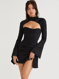 Mini Jurk met Satijnen Look, Lange Mouwen en Cut-Out – Elegant & Luxe – Marian