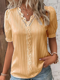 Blouse met Kanten Details – Verfijnd & Veelzijdig – Marlène