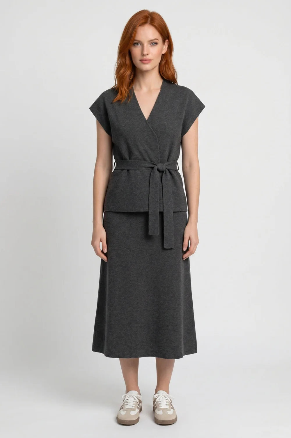 Set met V-hals Vest en Midi Rok met Strikceintuur – Tijdloos & Verzorgd – Mervane