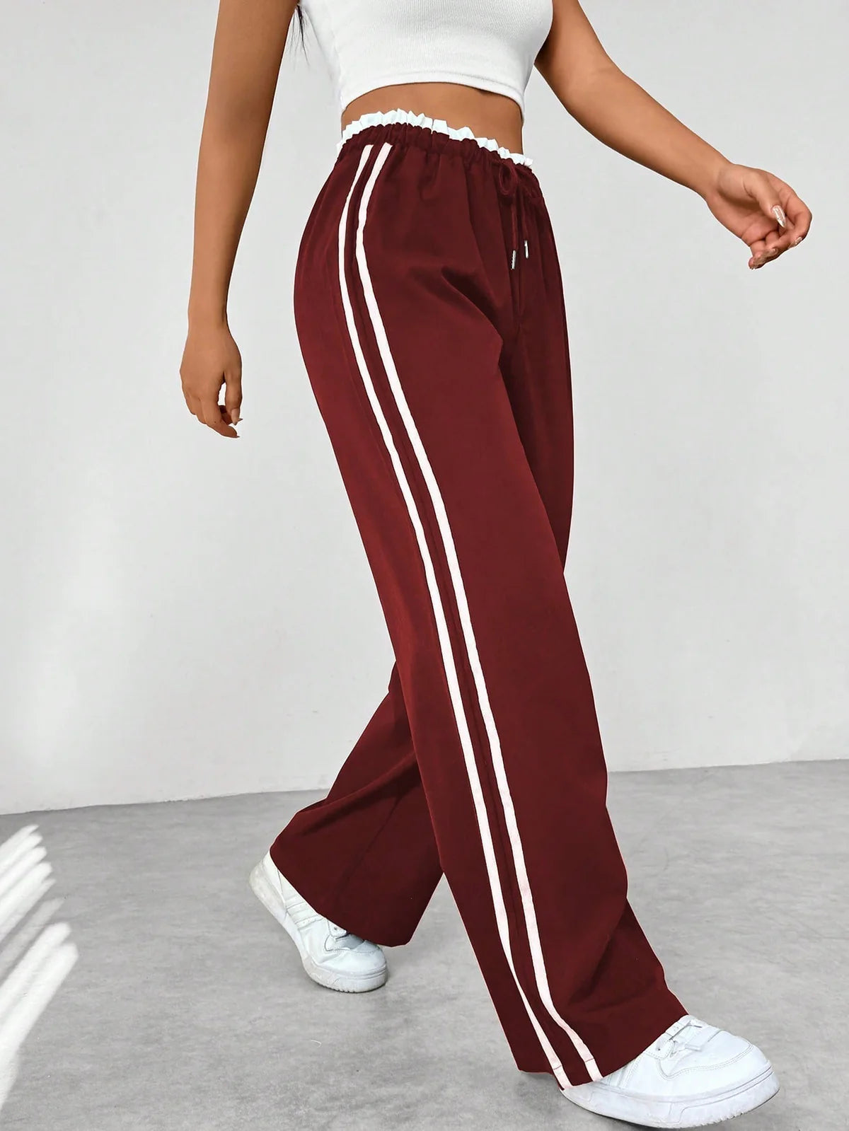 Sportieve Joggingbroek met Wijde Pijpen en Elastische Taille – Comfortabel & Modern – Naïla
