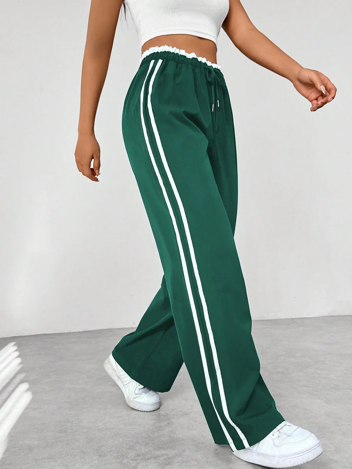 Sportieve Joggingbroek met Wijde Pijpen en Elastische Taille – Comfortabel & Modern – Naïla