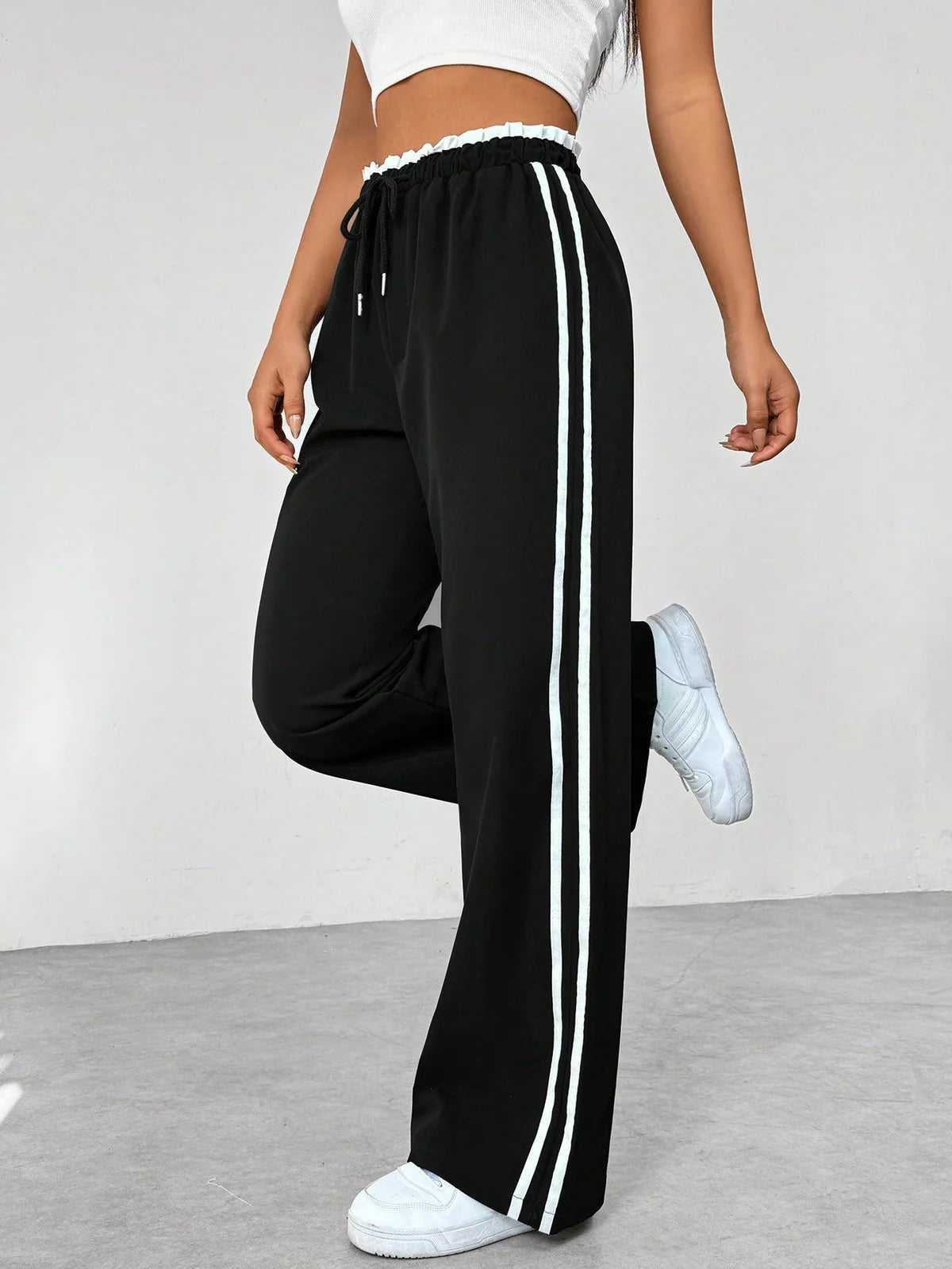 Sportieve Joggingbroek met Wijde Pijpen en Elastische Taille – Comfortabel & Modern – Naïla