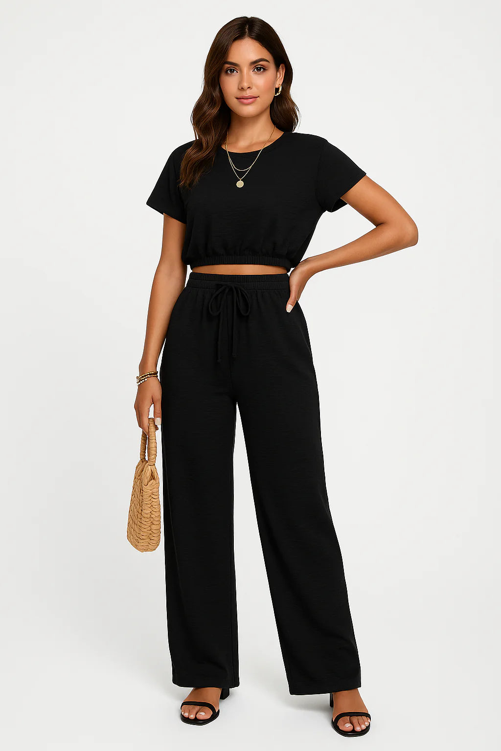 Tweedelige Set met Crop Top en Wijde Broek met Trekkoord – Trendy & Comfortabel – Nolvine