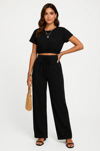 Tweedelige Set met Crop Top en Wijde Broek met Trekkoord – Trendy & Comfortabel – Nolvine