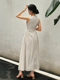 Dames Maxi Jurk met Uitsnede Halslijn en Knopdetails – Elegant & Tijdloos – Nyvera