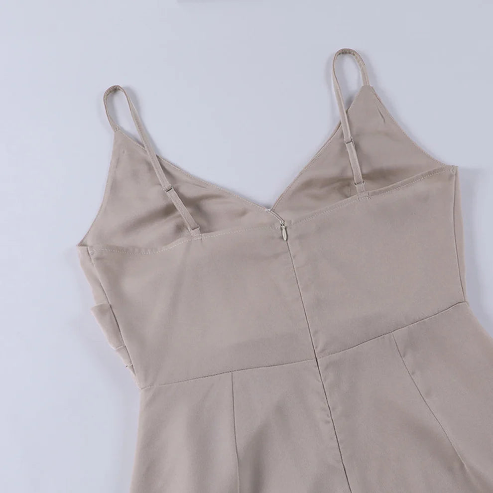 Satijnen Maxi Jurk met Diepe V-hals en Hoge Split – Elegant & Verfijnd – Ombeline
