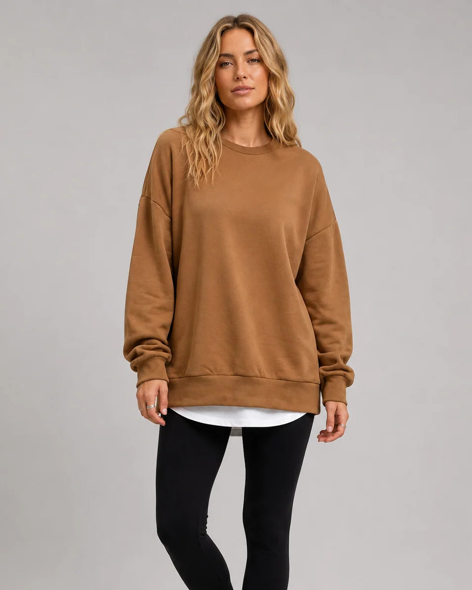 Bruine oversized dames sweater met ronde hals en geribde boorden, vooraanzicht