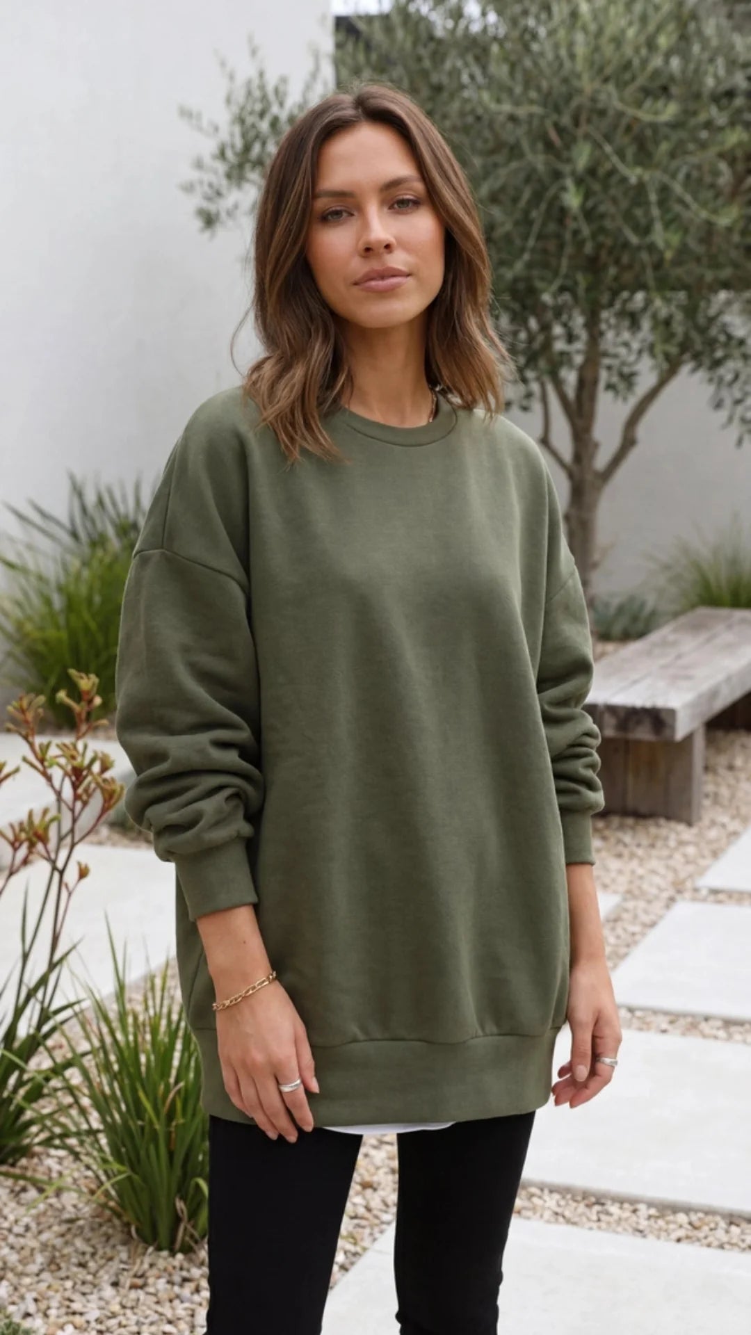 Legergroene oversized sweater dames met ronde hals en geribde boorden
