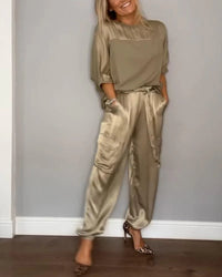 Tweedelige Set met Top met Halve Mouwen en Bijpassende Broek – Verzorgd & Chic – Prunelle