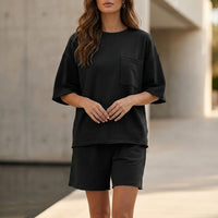 Tweedelige Set met Oversized Top, Borstzakje en Wijde Short – Moeiteloos & Zomers – Rivaline