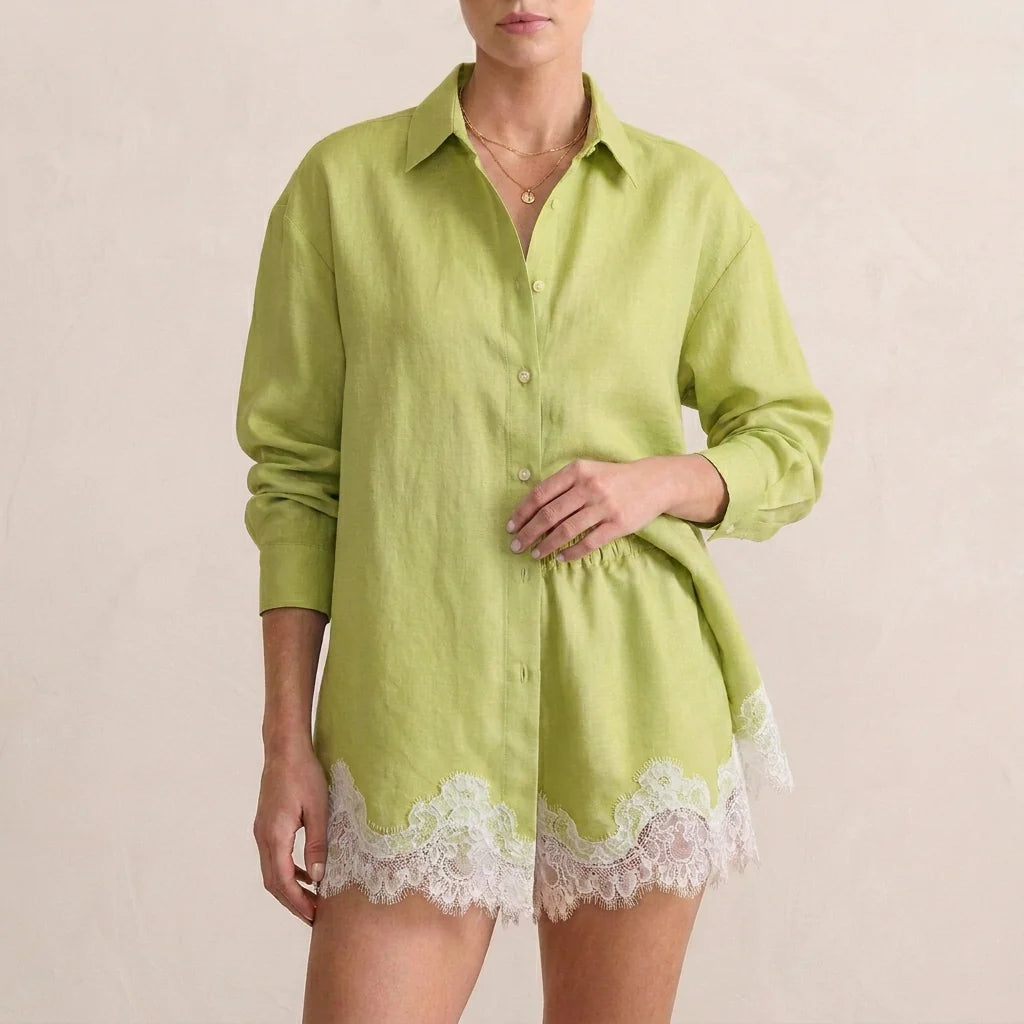 Tweedelige Set met Overhemd, Kraag en Kanten Short – Romantisch & Zomers – Roselinde