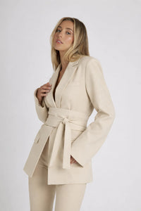 Dames Blazer met Ceintuur – Getailleerd & Elegant – Rovélie