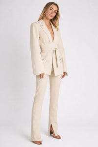 Dames Blazer met Ceintuur – Getailleerd & Elegant – Rovélie