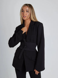 Dames Blazer met Ceintuur – Getailleerd & Elegant – Rovélie