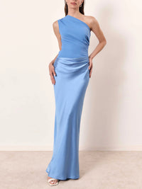 Asymmetrische Maxi Jurk met One-Shoulder en Gedrapeerd Lijfje – Elegant & Vrouwelijk – Salomé