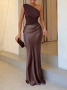 Asymmetrische Maxi Jurk met One-Shoulder en Gedrapeerd Lijfje – Elegant & Vrouwelijk – Salomé