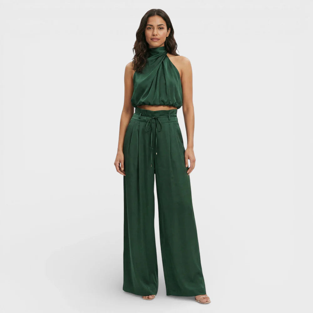 Satijnlook Set met Haltertop en Wijde Broek – Elegant & Verfijnd – Salvienne