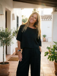 Tweedelige Set met Boxy Top en Wijde Broek – Verfijnd & Zomers – Solaine