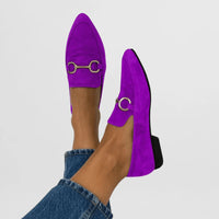 Paarse dames loafers met lage blokhak en spitse neus