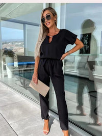 Jumpsuit met V-hals, Korte Mouwen en Wijde Pijpen – Elegant & Comfortabel – Sylvanne