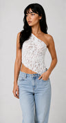Asymmetrische Kanttop met One-Shoulder Design en Rugdetails – Chic & Vrouwelijk – Sylvie