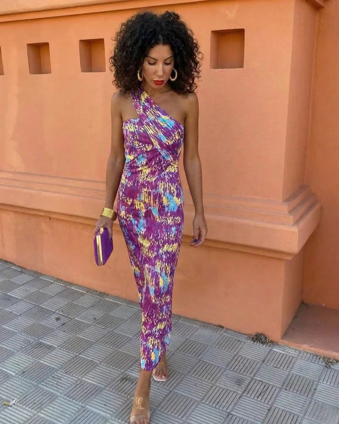 Asymmetrische Midi Jurk met Eén Blote Schouder en Geometrische Print – Elegant & Modern – Vaëlle