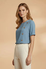 Blouse met Decoratieve Knopenrij en Korte Mouwen – Verfijnd & Veelzijdig – Vanelle