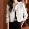 Dames Korte Blazer met Elegante Knopen en Borstzakken – Tijdloos & Stijlvol – Virellia