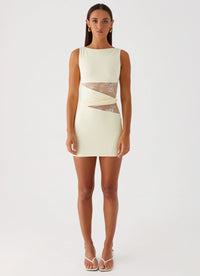 Mouwloze Mini Jurk met Hoge Halslijn en Taille Cut-Out – Verfijnd & Gedurfd – Ysoline