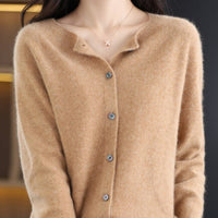 Zacht merino vest dames met ronde hals en knopen in camel