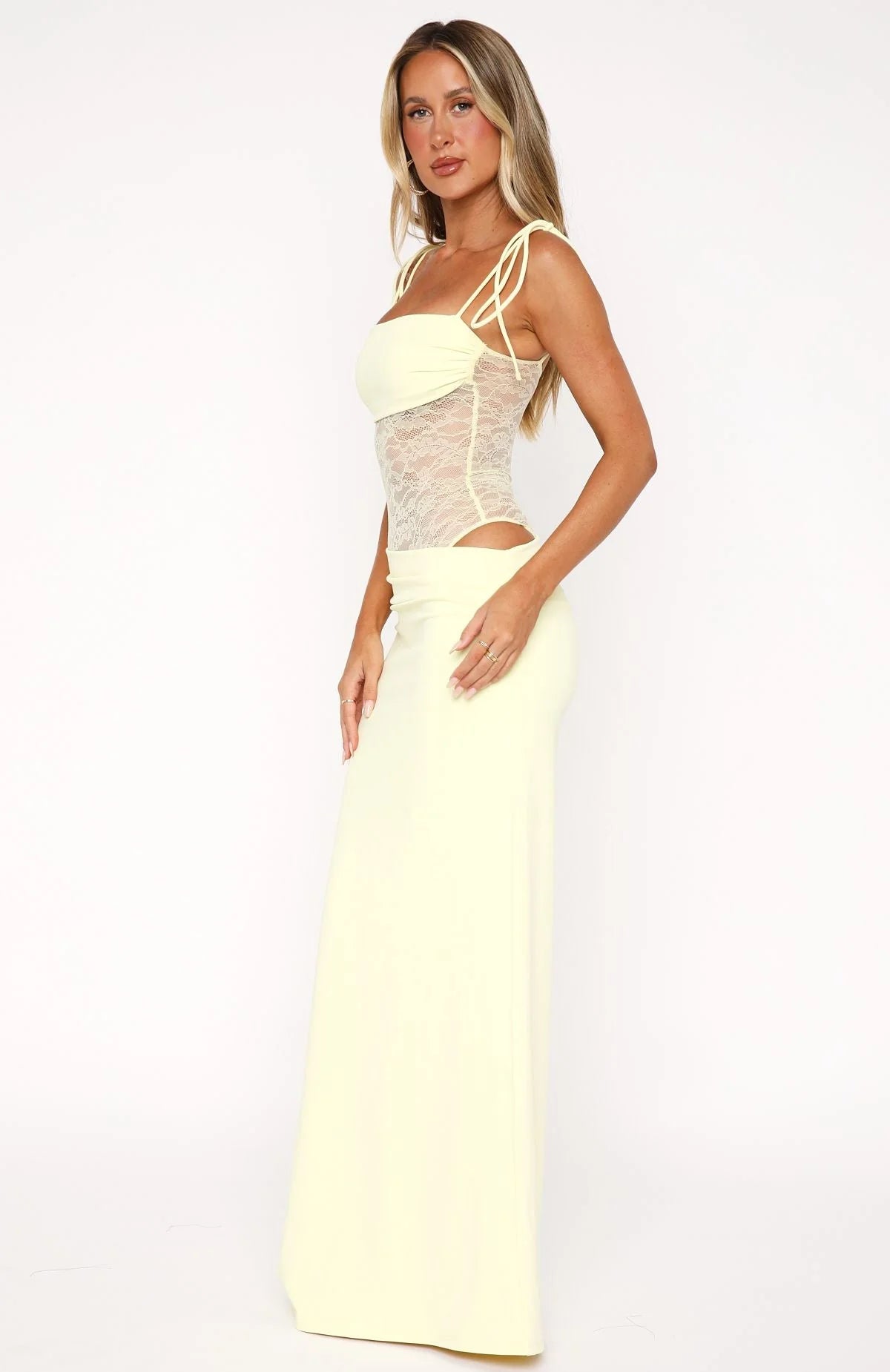Maxi Jurk met Kantdetails – Elegant & Vrouwelijk – Zaféllise