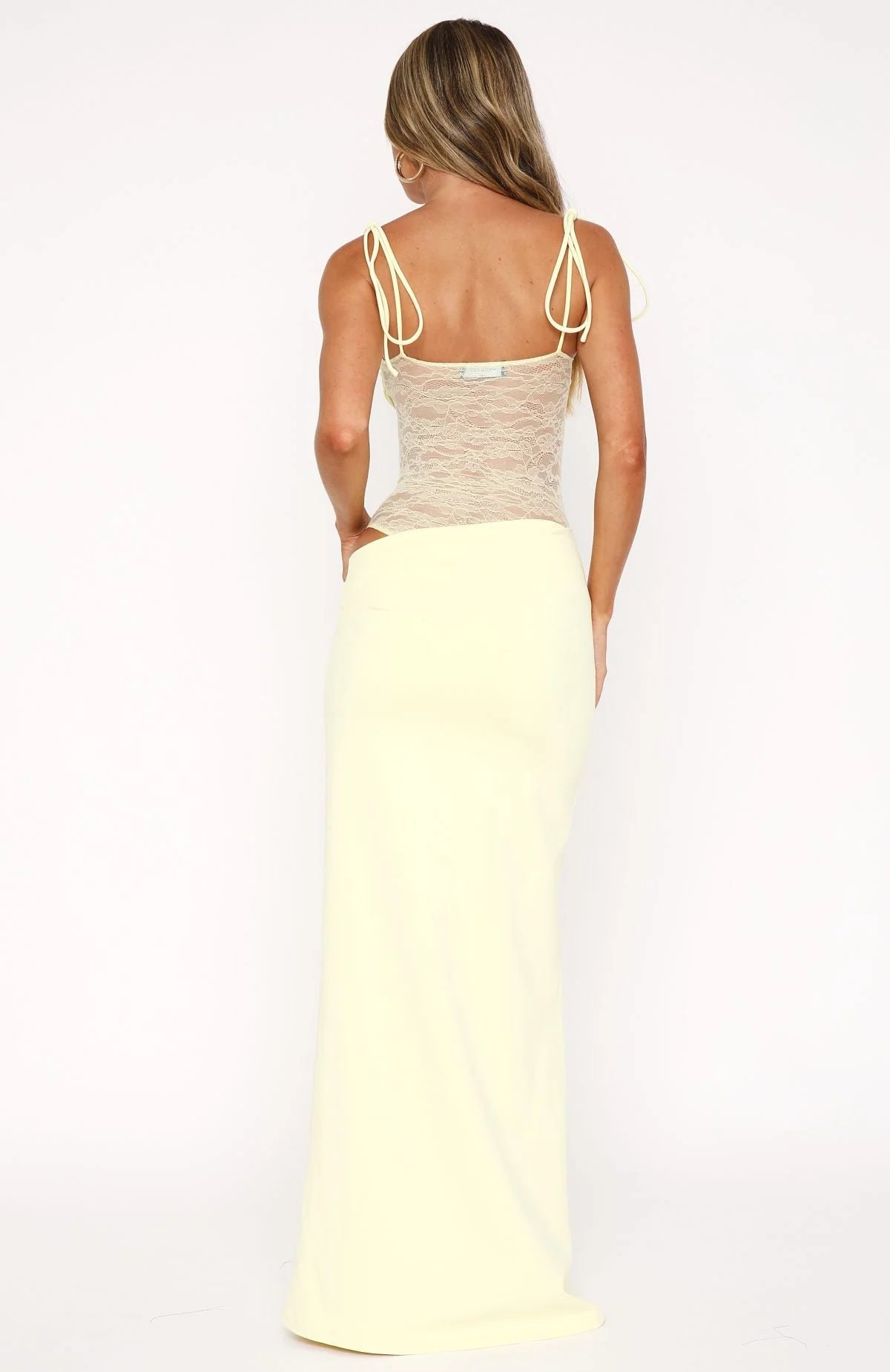 Maxi Jurk met Kantdetails – Elegant & Vrouwelijk – Zaféllise
