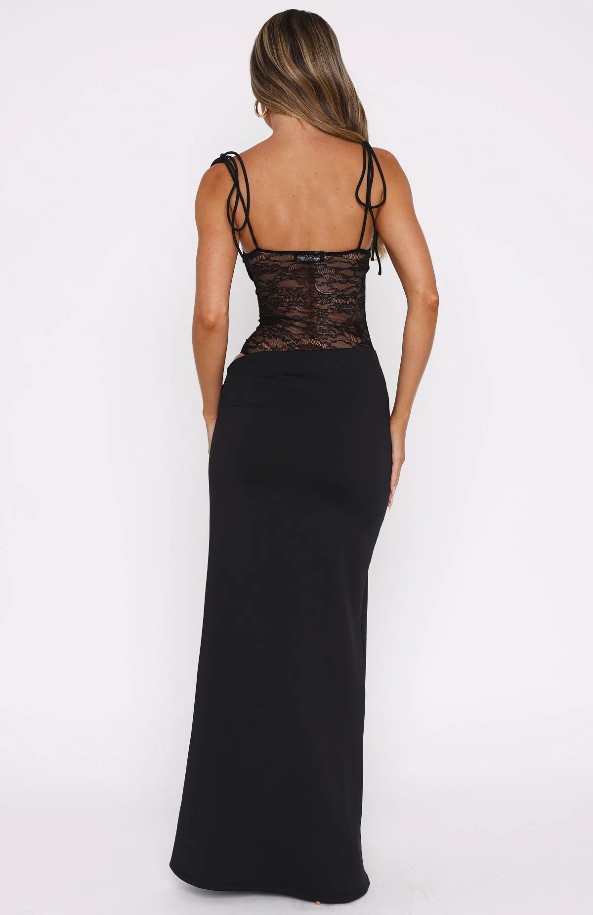 Maxi Jurk met Kantdetails – Elegant & Vrouwelijk – Zaféllise