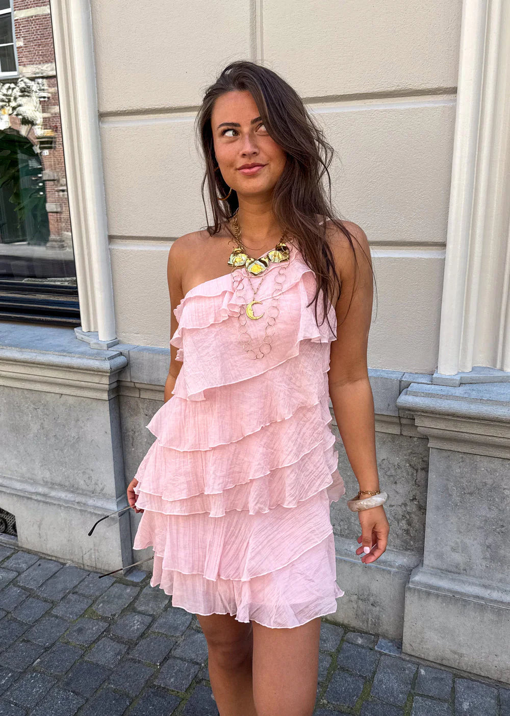 Roze mini jurk dames met ruches, vooraanzicht